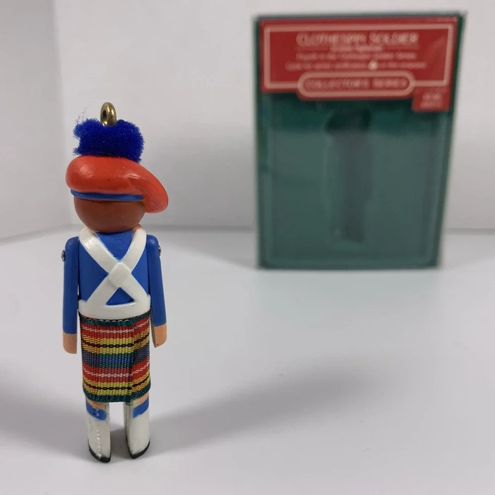 Hallmark 1985 Collector's Series Clothespin Scottish Highlander Soldier Ornament